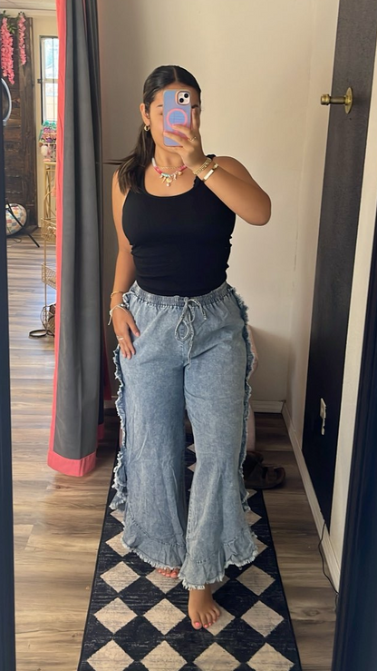 Distressed Side Ruffle Pant